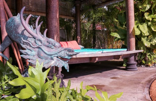 Portlock Villa | Villa de luxe hawaïenne dans le quartier haut de gamme avec jardin luxuriant, piscine, Wifi et barbecue