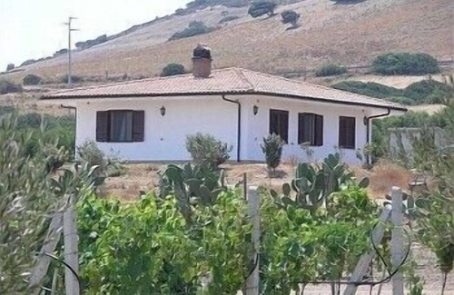 Gonnesa Villa | Villa de vacances à louer toute l'année, au vert, sur un grand terrain privé