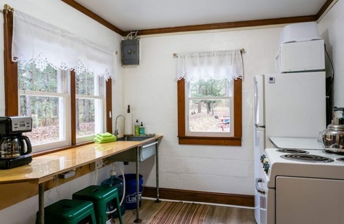Dayton Cabine | Weaver Cabin: A Glamping Experience