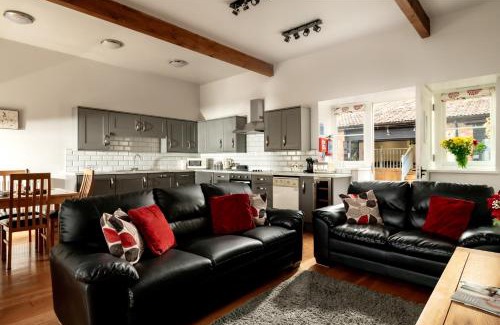 Webbington Maison | Webbington Farm Cottages