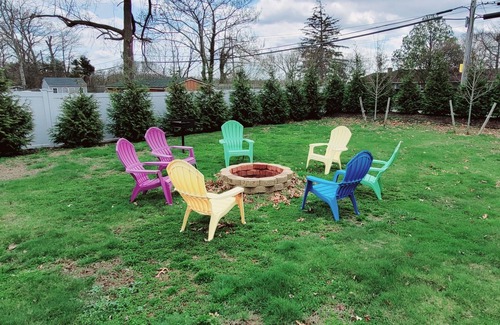 East Shoreham Maison | Weddings, Fall Festival or Getaway. This Is the House!