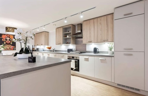 Bordesley Appartement | Week Discount | Grand Central | Sleeps 4 | 2Bed