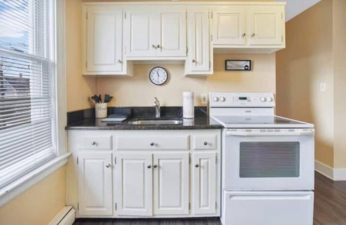 West Hartford Maison | WeHa Oak Haven
