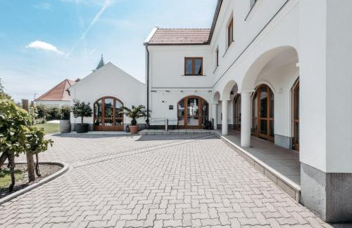 Jois Maison | Weingut & Gästehaus zum Seeblick - Familie Sattler