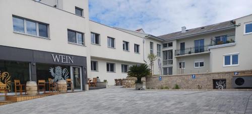 Neusiedl am See Appartement | Weingut Königshofer