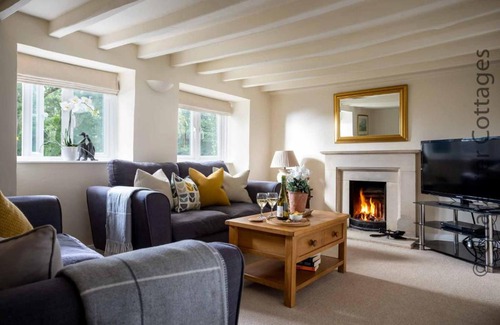 Bourton Maison | Weir Cottage