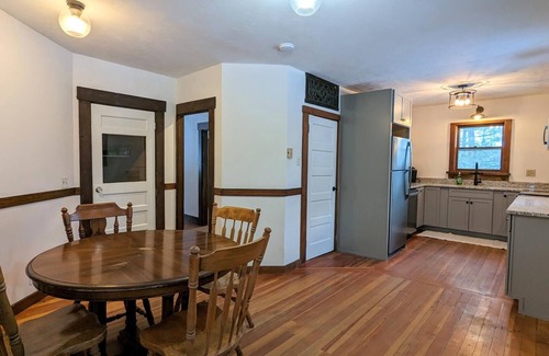 Weirs Beach Maison | Weirs Beach Bungalow