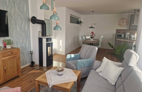 Saal Maison | Welcome to the "Rosenhaus🌹" directly by the forest, Baltic Sea and Bodden coast, barrier-free
