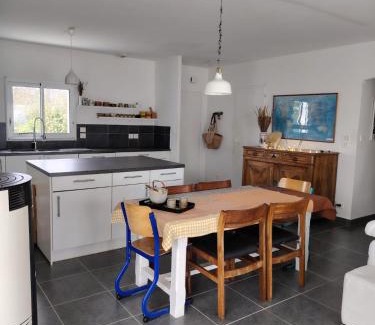 Moutiers-les-Mauxfaits Maison | Welcome to Najat's