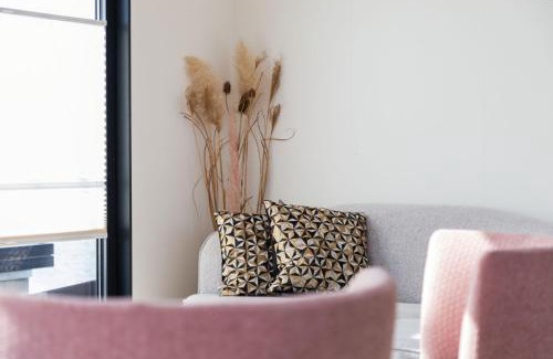 Offingawier Appartement | Welcome in - Houseboat 'de Valreep' met tuin - Sneek - Offingawier