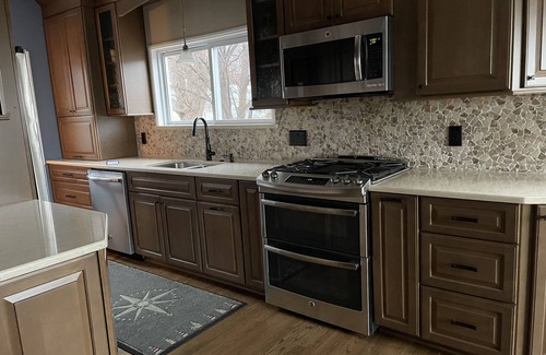Harrison Maison | Welcome Lake Lovers, Beautiful Waterfront Home!