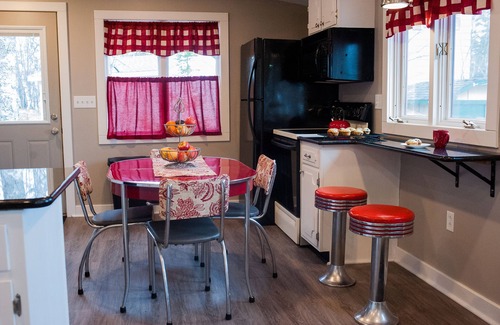 Laurium Maison | Bienvenue aux skieurs / motoneigistes! Blueberry Beach House dans un pays des merveilles d'hiver