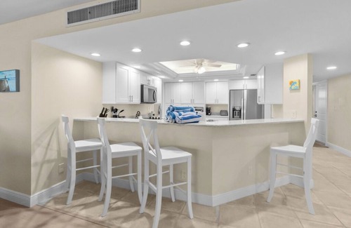 Sanibel Copropriété | Welcome to Beachcomber B302, - your Gulf-front paradise on Sanibel!