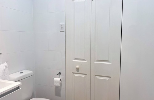 Turvey Park Appartement | Welcome to 'Best Wagga Accommodation': Cheerful 3 bedroom home.
