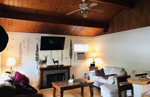 Crestline Cabine | Welcome to BunnyBear Cabin, your mountain getaway!