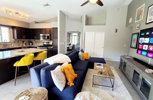 Oro Valley Maison | Welcome to Catalina Sunset Oasis—your solar-powered desert paradise
