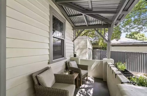 Redan Maison | Welcome to Cosy Cottage – your peaceful 2-bedroom home in the heart of Ballarat