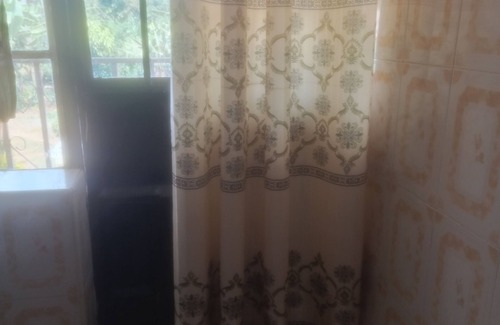Meru Appartement | Welcome to Cozy 1-bedroom retreat with WiFi in the heart of charming Meru