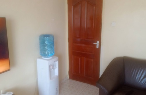 Meru Appartement | Welcome to Cozy 1-bedroom retreat with WiFi in the heart of charming Meru