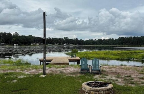 Interlachen Maison | Welcome to Dock Holiday