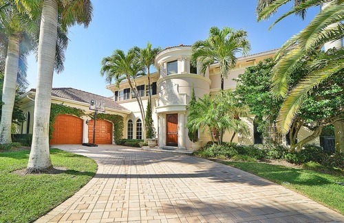 Tropic Isle Maison | Incroyable Waterfront Vues & Lifestyle Meets Italian Villa !!