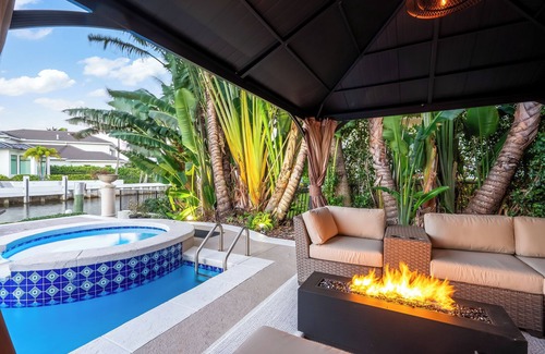 Tropic Isle Maison | Incroyable Waterfront Vues & Lifestyle Meets Italian Villa !!