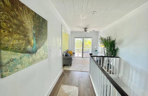 Coral Harbour Maison | Welcome to Eleven! Beautiful 2 Bedroom Unit Near Airport & Beach