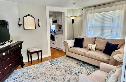 Prattville Maison | Welcome to Granny's house!!