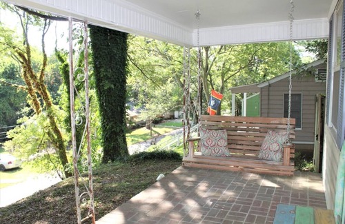 Columbus Maison | Hilltop Cottage Summa