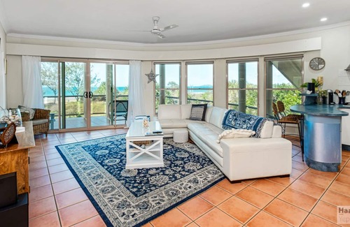 Farnborough Maison | Welcome to Hinz On The Beach