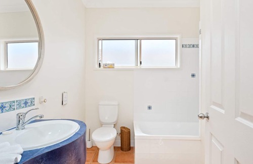 Farnborough Maison | Welcome to Hinz On The Beach