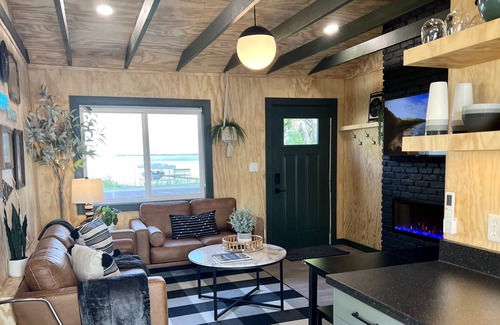 Spirit Lake Cabine | Welcome to Hygge House! -Dual Lake Access-