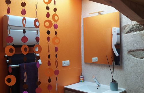 Rouffiac-d'Aude Appartement | Bienvenue à l'atelier, confortable loft équipé pour un agréable séjour.