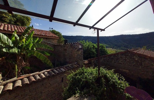 Vesseaux Appartement | Welcome to "L'atelier", ideal for a quest for calm and rejuvenation.