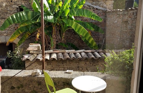 Vesseaux Appartement | Welcome to "L'atelier", ideal for a quest for calm and rejuvenation.