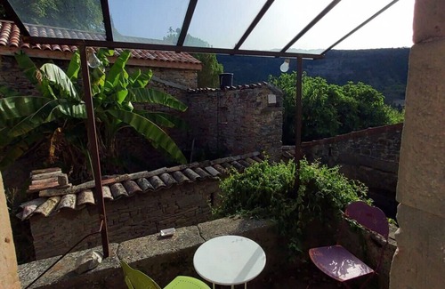 Vesseaux Appartement | Welcome to "L'atelier", ideal for a quest for calm and rejuvenation.