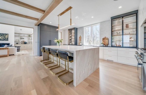 Excelsior Cabine | Welcome to LakeHus - Luxury Urban Lake Home on coveted Lake Minnewashta