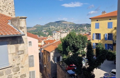 Le Puy-en-Velay Appartement | Bienvenue au Cocon de Seguret - Duplex de 120 m2 au cœur du secteur historique