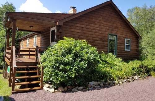 Laporte Maison | Bienvenue à Nickey’s Nest - Une retraite de montagne relaxante