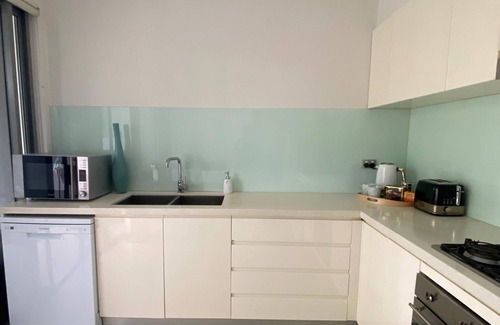 Caringbah Maison | Welcome to Nor Easter - 5 minutes to Cronulla Beaches & Restaurants