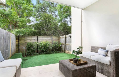 Caringbah Maison | Welcome to Nor Easter - 5 minutes to Cronulla Beaches & Restaurants