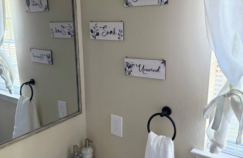 Montgomery Maison | Welcome to our 3-bedroom, 2-bath getaway just minutes from Montgomery Airport!
