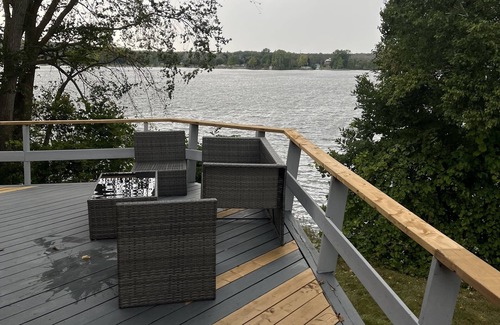 Greater Napanee Cottage | Welcome to our lakefront vacation rental!