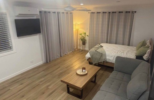 Runaway Bay Maison | Welcome To Pebble Beach Retreat Hope You Enjoy Your Stay With Us Thank You😁