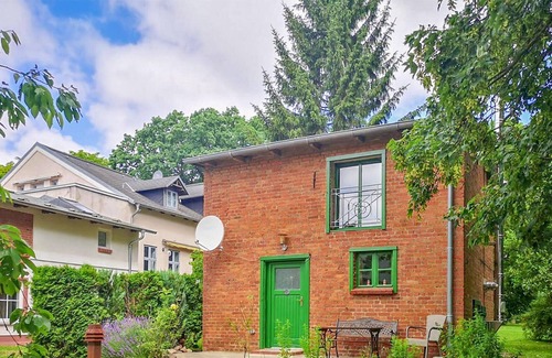Behnkendorf Maison | Welcome to the apartment Storchennest with a beautiful view of the countryside!