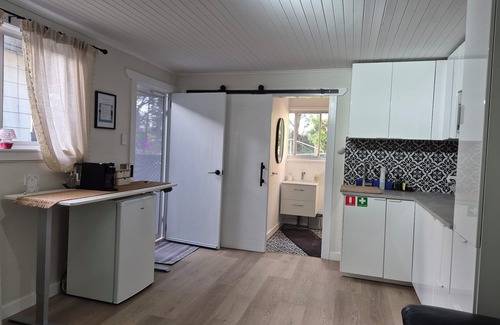 Woollamia Appartement | Welcome to the beautiful gateway of Jervis Bay. Where the bush meets the water.