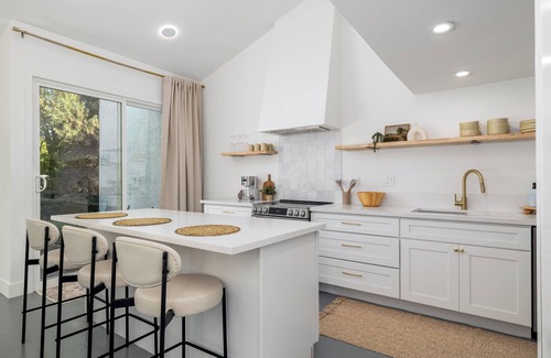 Temecula Maison | Welcome to The Buzze – Stylish 2BR/2BA Stay in Prime Murrieta Location!