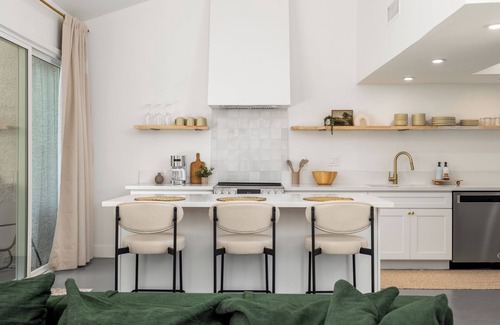 Temecula Maison | Welcome to The Buzze – Stylish 2BR/2BA Stay in Prime Murrieta Location!