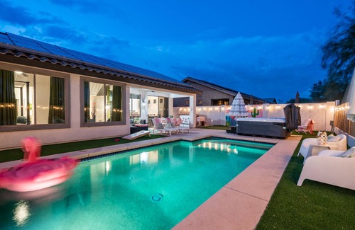 Estrella Mountain Ranch Maison | Welcome to the Coco Cabana! Located in Estrella Mountain Ranch in Goodyear, AZ!