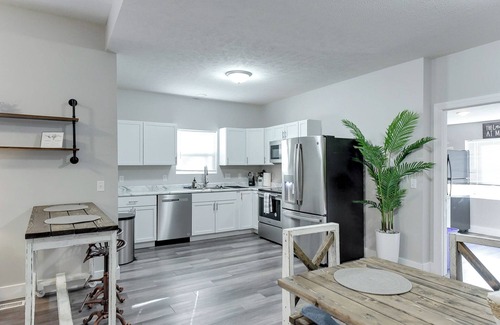 Lincoln Maison | Welcome to...the good life, 4 bed 2 bath house located in the heart of Lincoln